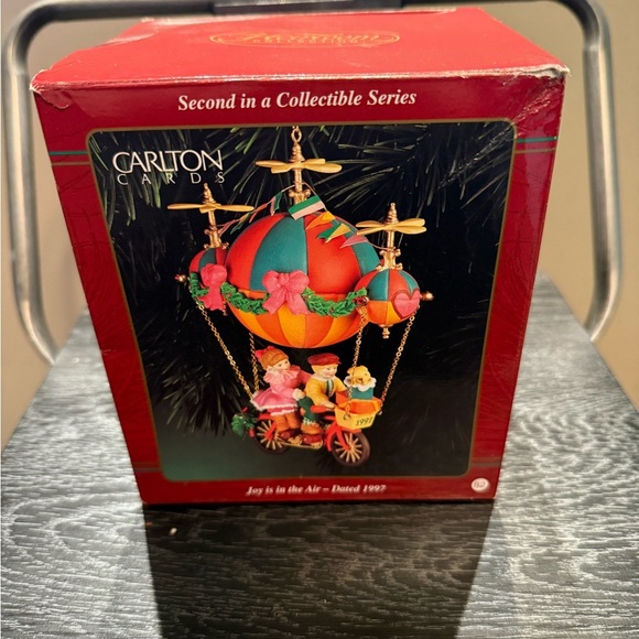 Carlton Cards Festive Hot Air Balloon Ornament - Picture 1 of 8